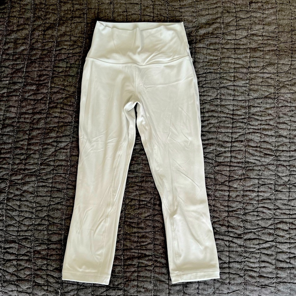 Align crop leggings in white 21”